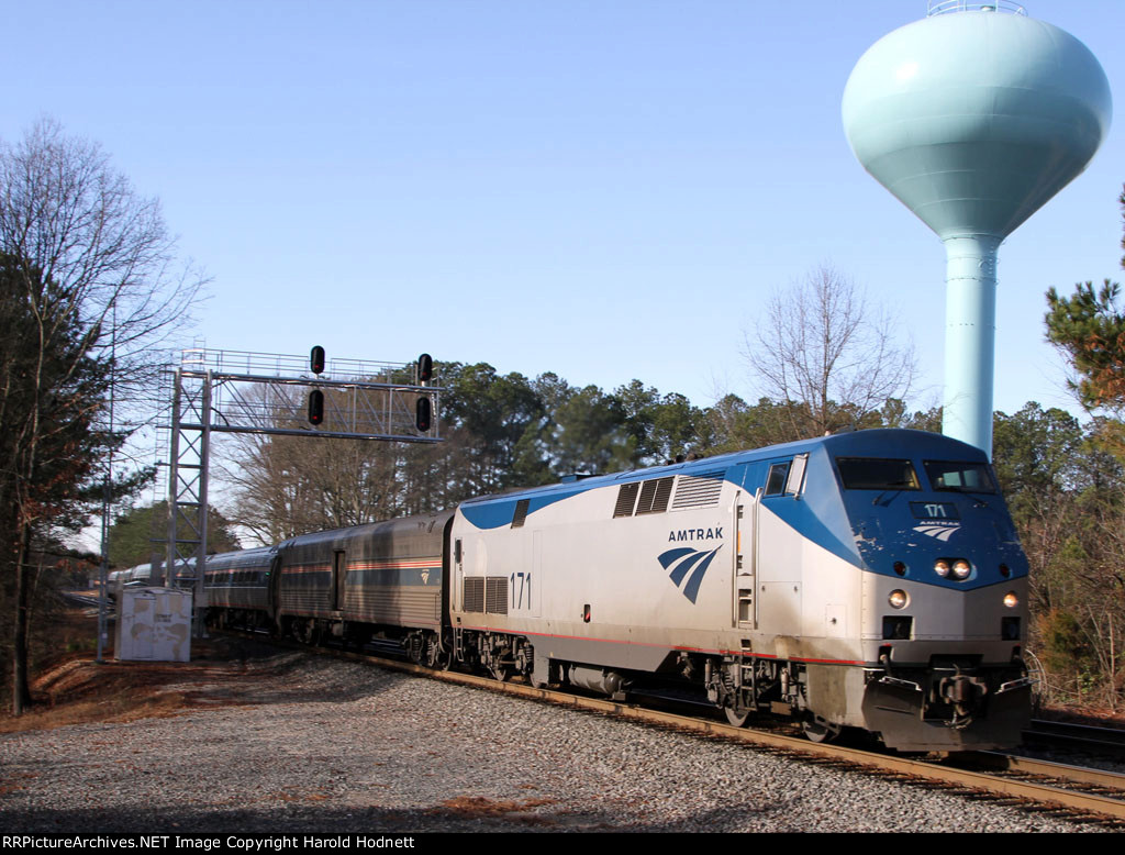 AMTK 171 leads train 80 past the signals at Fetner